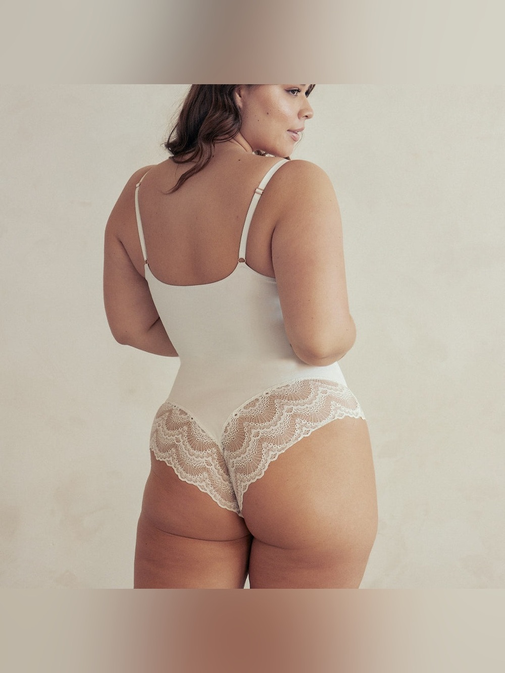 Pinsy Sculpting Lace Shapewear Bodysuit